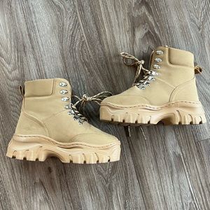 Brand New - PLT boots in color camel size 8/eu39